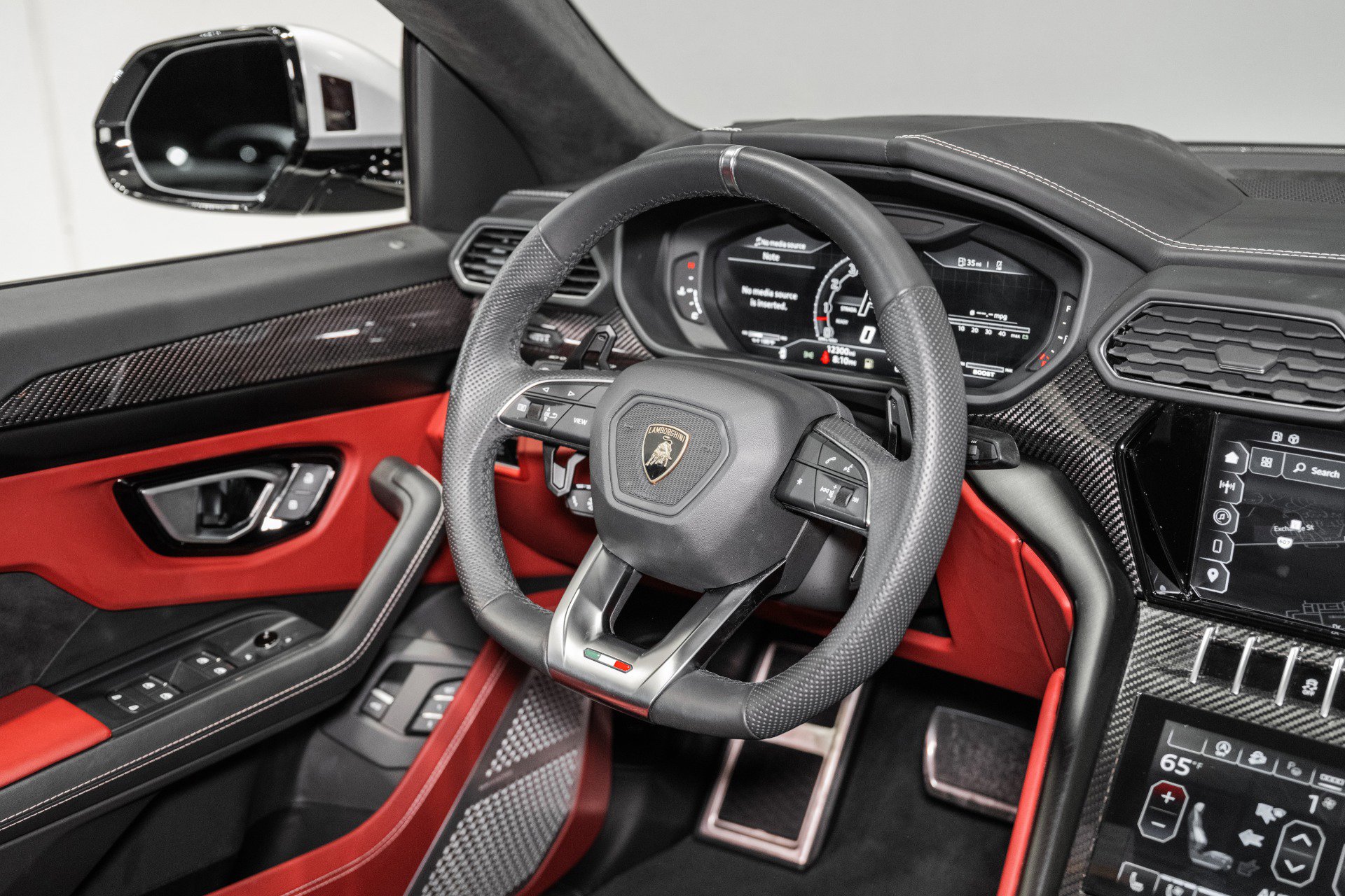 Used 2024 Lamborghini Urus S image 31