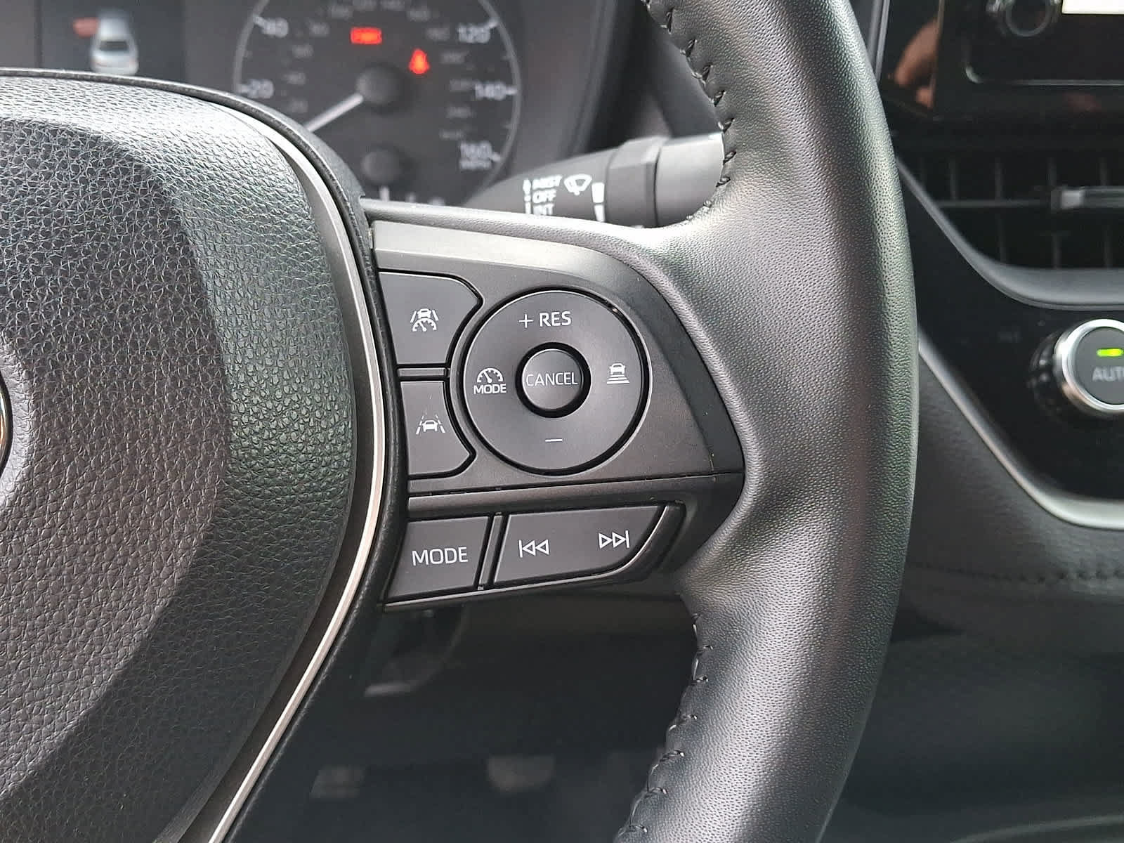 Certified 2024 Toyota Corolla SE FWD image 25