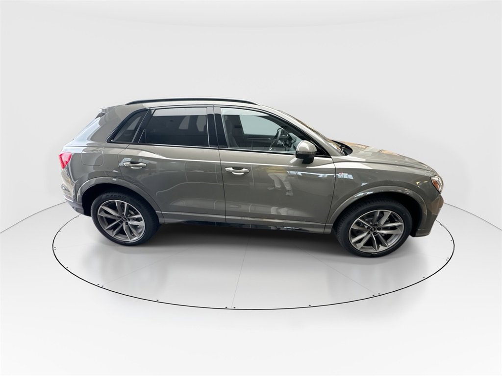 New 2025 Audi Q3 2.0T Premium image 9