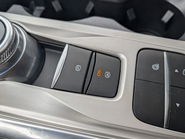 Used 2022 Ford Explorer XLT w/ Equipment Group 202A RWD image 18