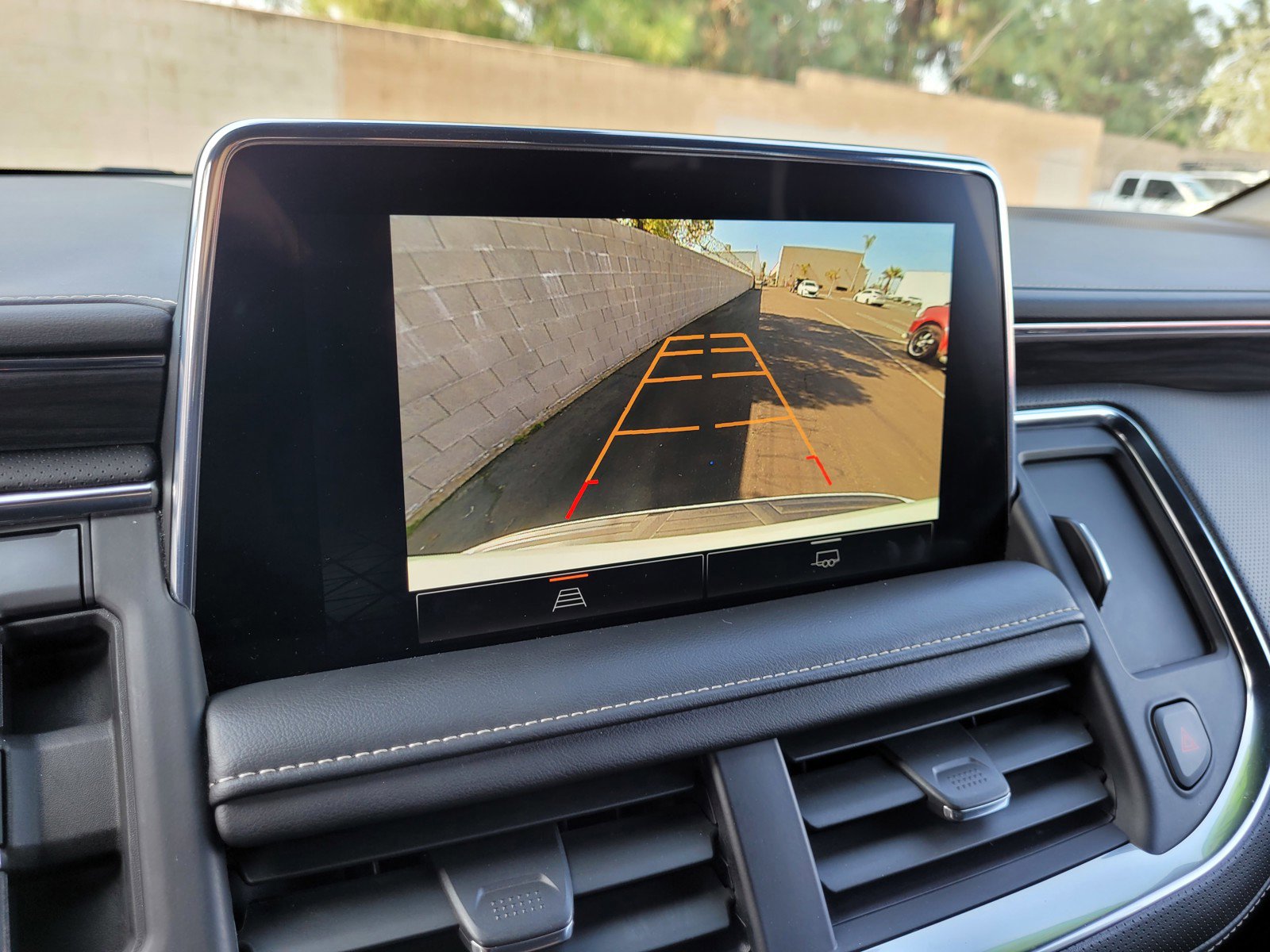 Used 2023 GMC Yukon SLT image 17