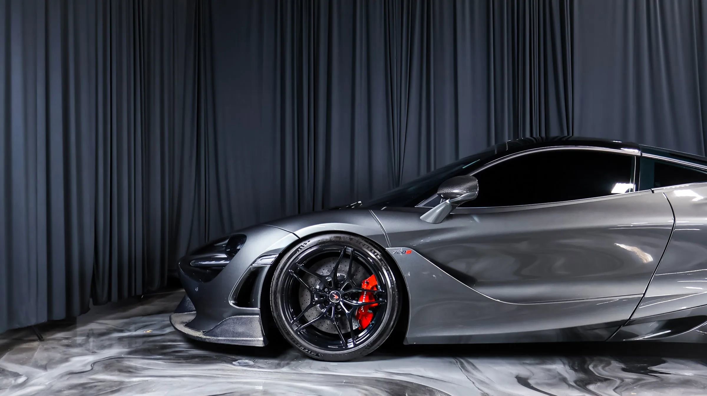 Used 2018 McLaren 720S Luxury RWD image 13