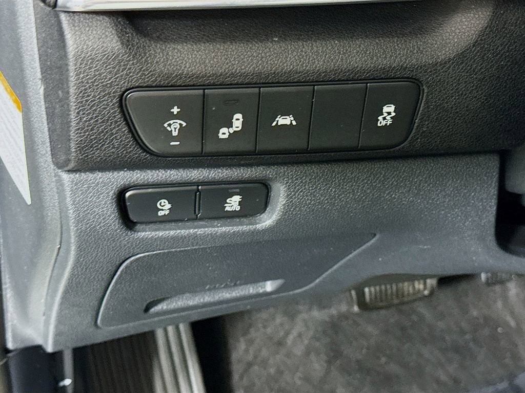 Used 2022 Kia Niro EX w/ Cold Weather Package FWD image 19