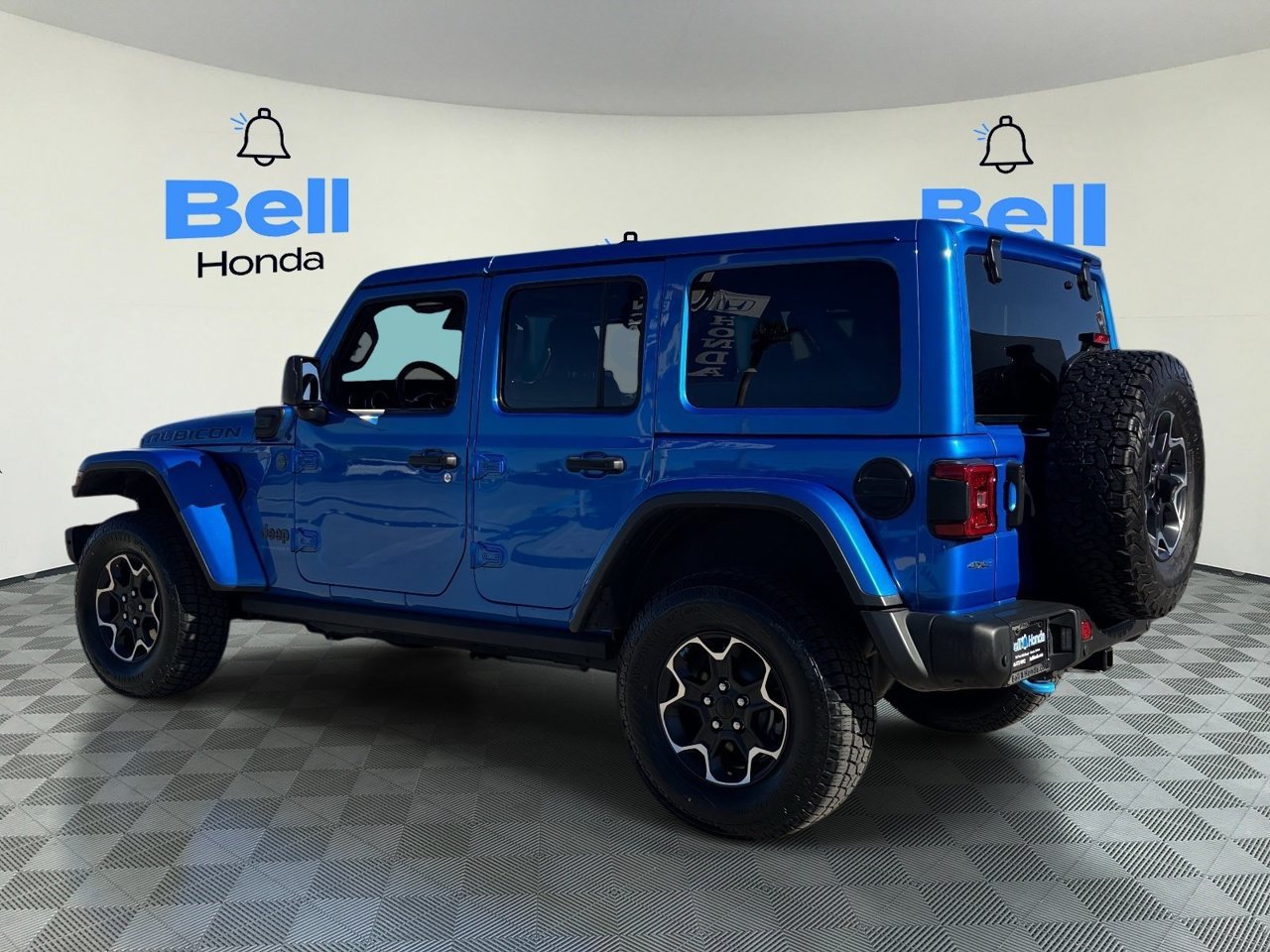 Used 2023 Jeep Wrangler Unlimited Rubicon 4xe w/ Steel Bumper Group AWD/4WD image 3