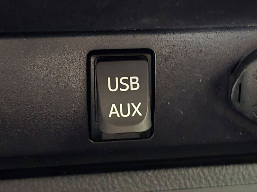 Used 2016 Toyota Tundra SR5 w/ SR5 Upgrade Package image 9