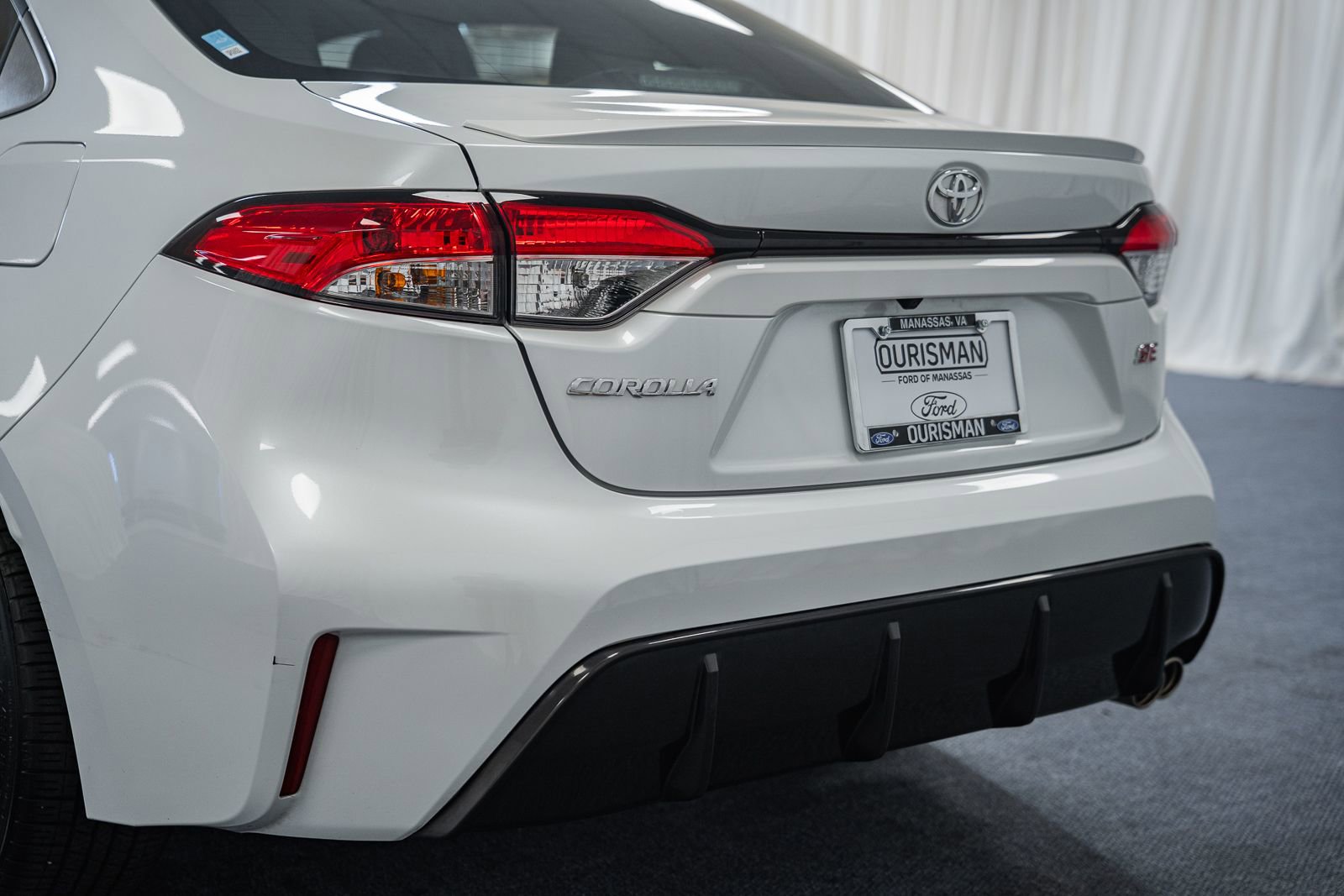 Used 2025 Toyota Corolla SE w/ SE Premium Package FWD image 6