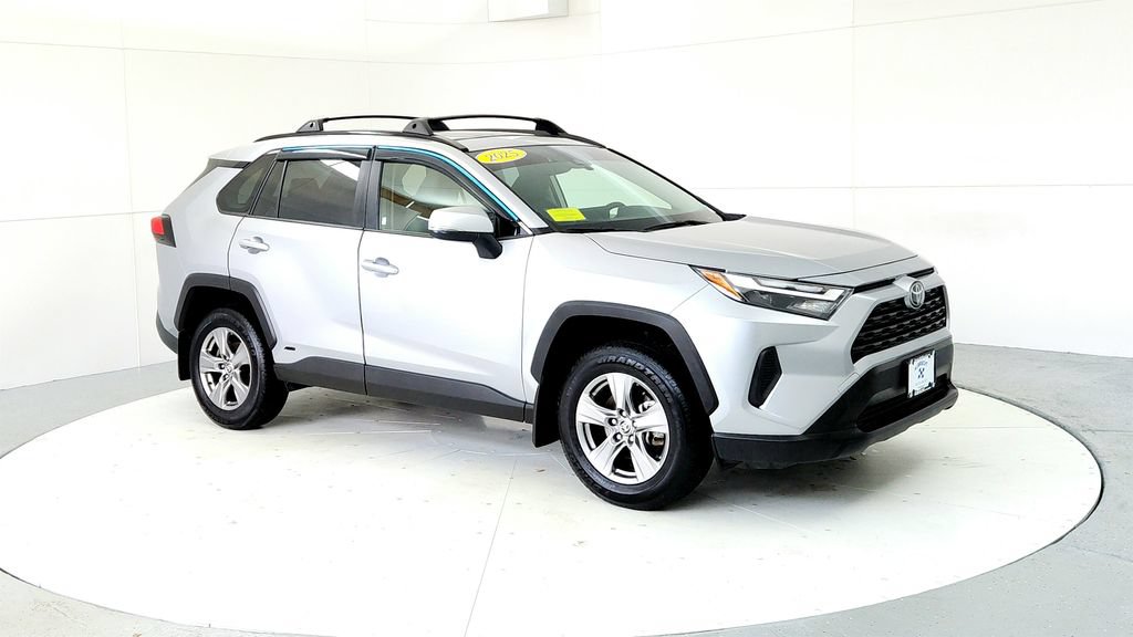 Used 2025 Toyota RAV4 XLE w/ Convenience Package AWD/4WD image 7