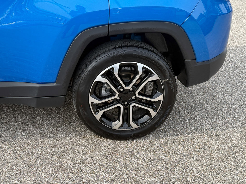 Used 2023 Jeep Compass Limited image 10