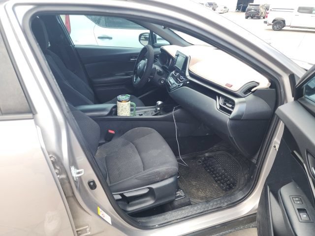 Used 2018 Toyota C-HR XLE FWD image 9