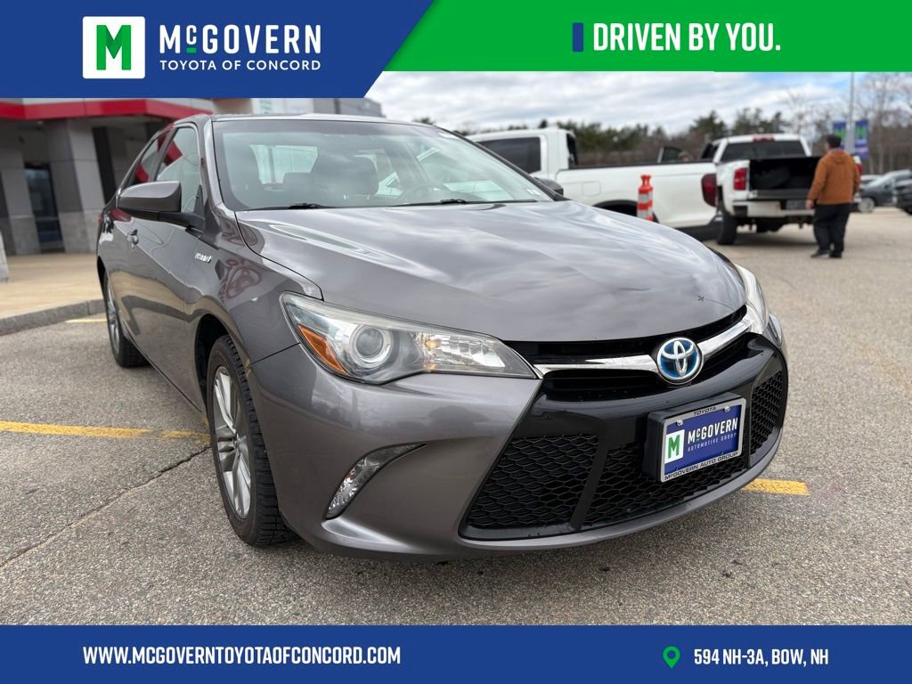 Used 2017 Toyota Camry SE w/ Moonroof Package FWD image 9