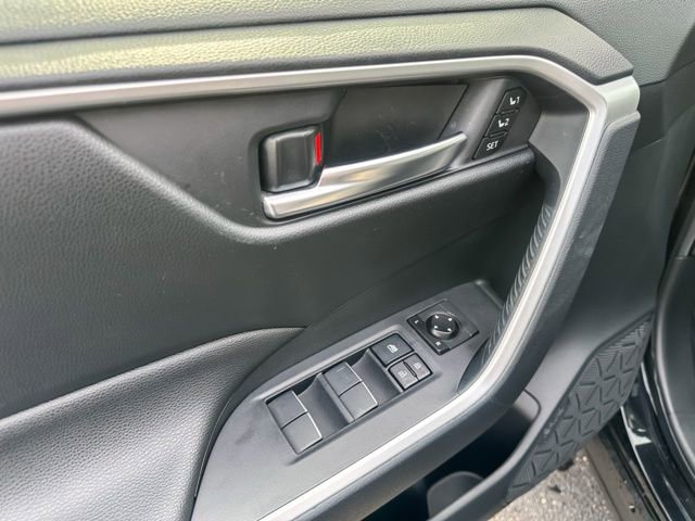 Used 2019 Toyota RAV4 XLE Premium w/ Cold Weather Package AWD/4WD image 15