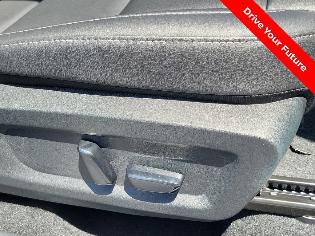 Certified 2025 Nissan Murano SV FWD image 21