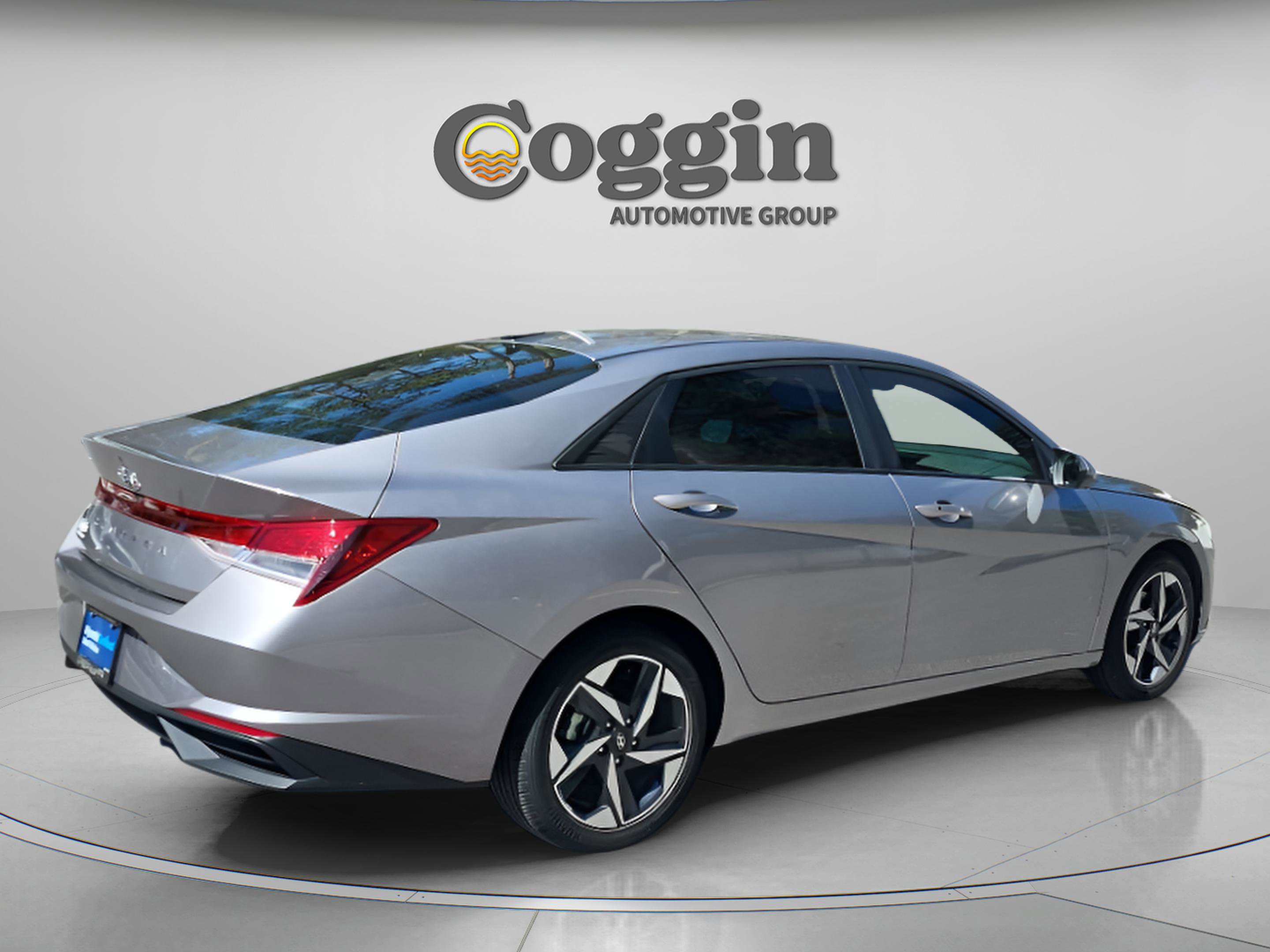 Used 2023 Hyundai Elantra SEL w/ Convenience Package image 5