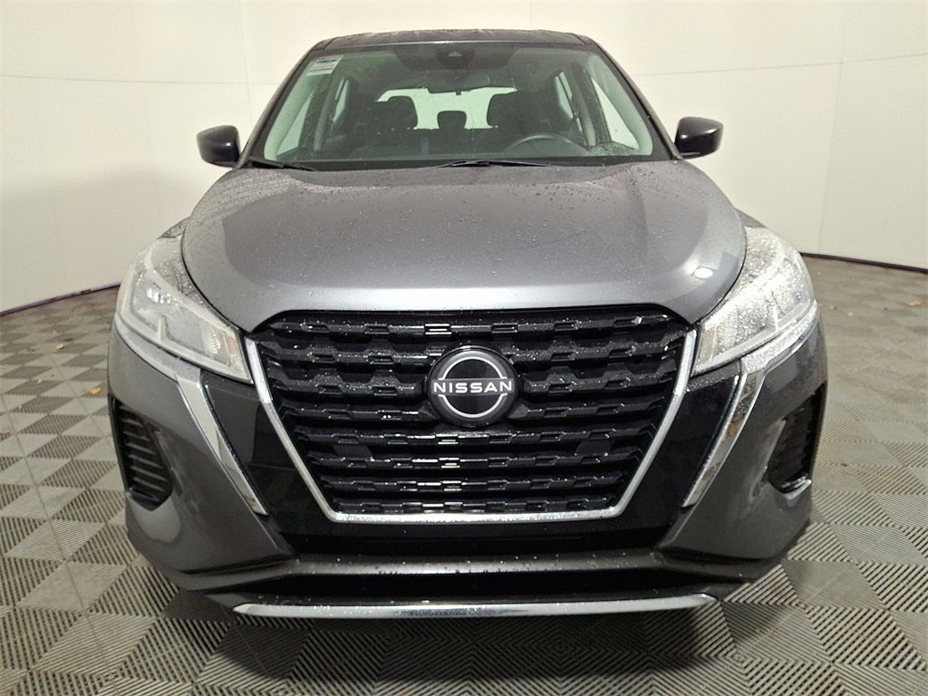 Used 2022 Nissan Kicks S image 2