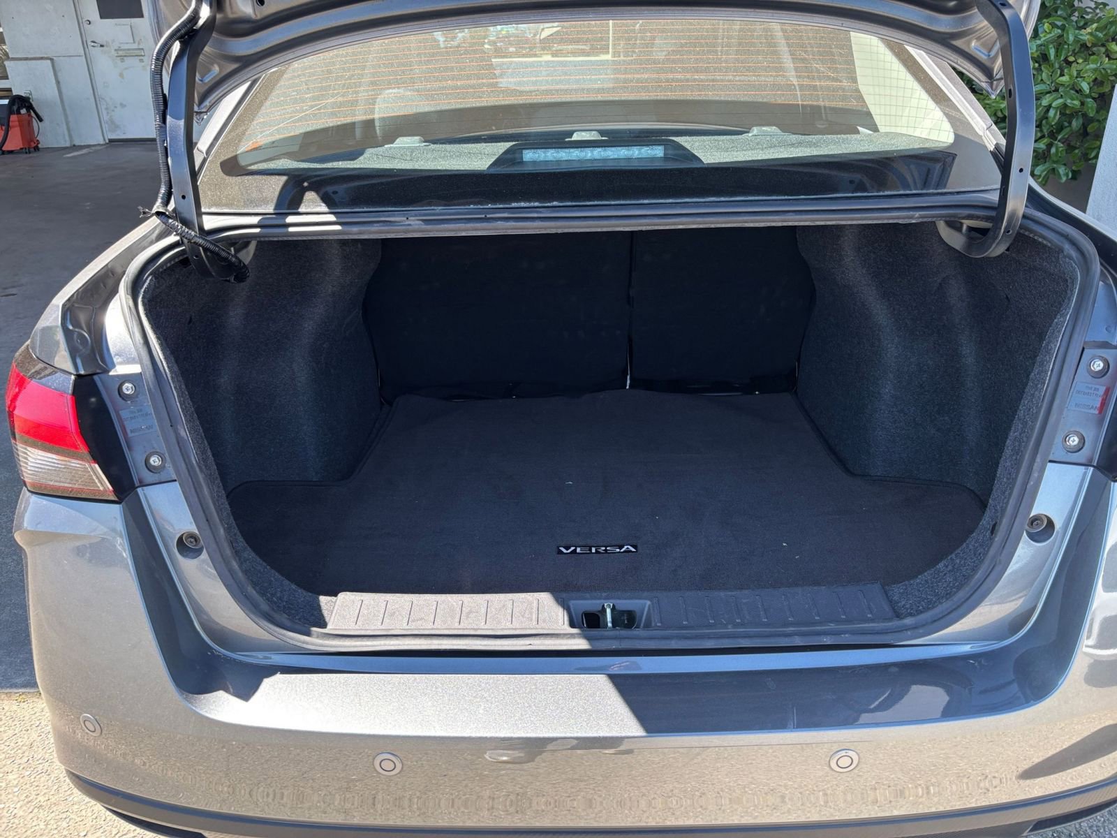 Used 2025 Nissan Versa SV FWD image 31