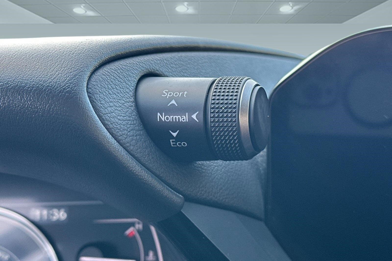 Used 2025 Lexus ES 300h w/ Premium Package image 35