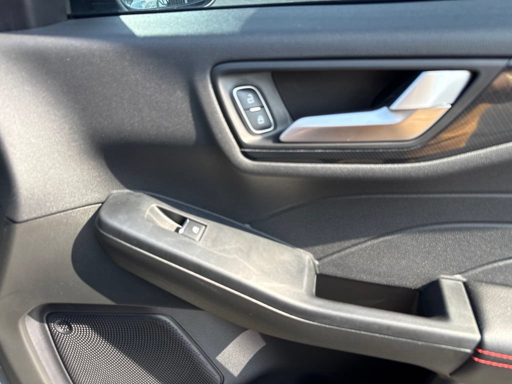Used 2023 Ford Escape ST-Line w/ Tech Pack #1 AWD/4WD image 35