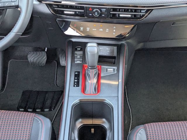 Used 2025 Nissan Kicks SR image 18