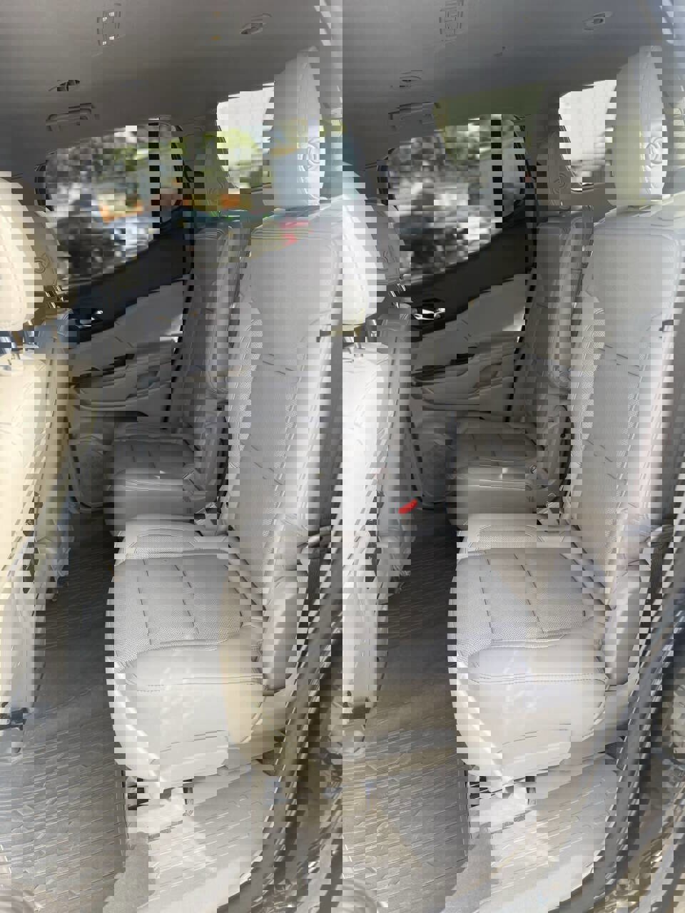 Used 2019 GMC Acadia SLT w/ LPO, Floor Liner Package image 11