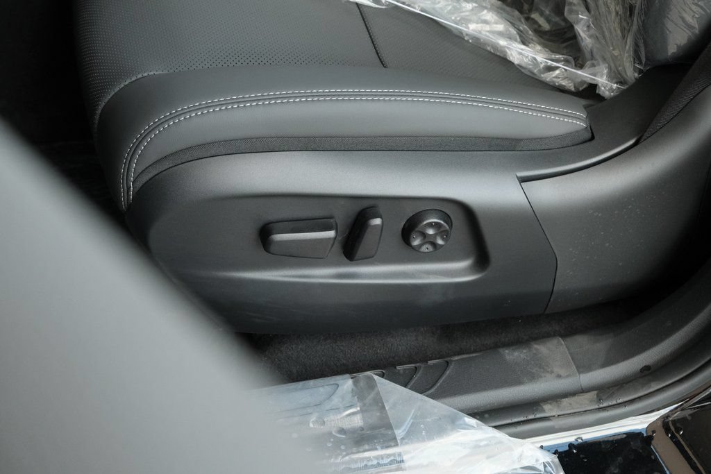 New 2025 VinFast VF 8 Plus AWD/4WD image 12