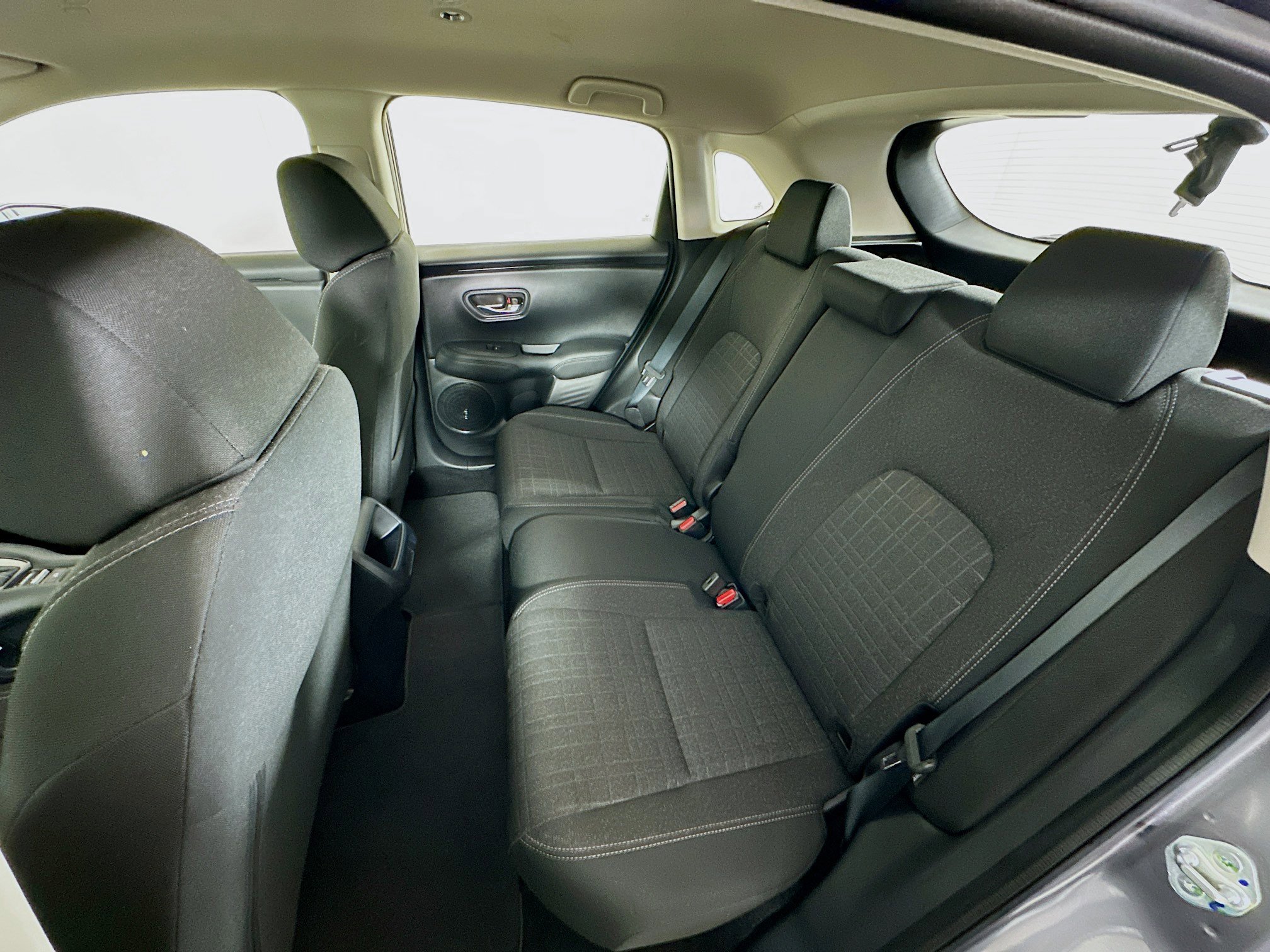 Used 2023 Honda HR-V LX image 25