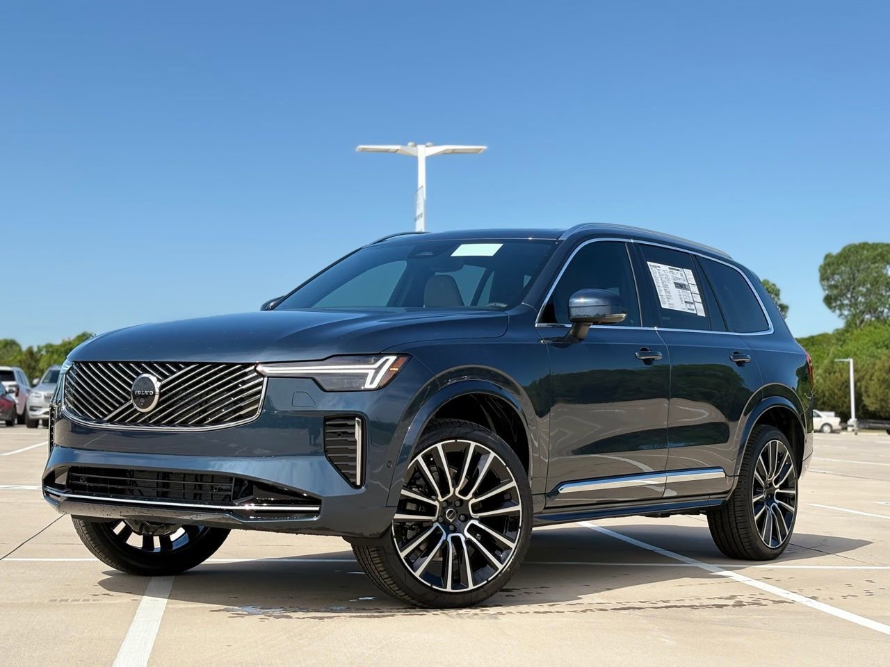 New 2026 Volvo XC90 B6 Plus w/ Protection Package Premier video 2