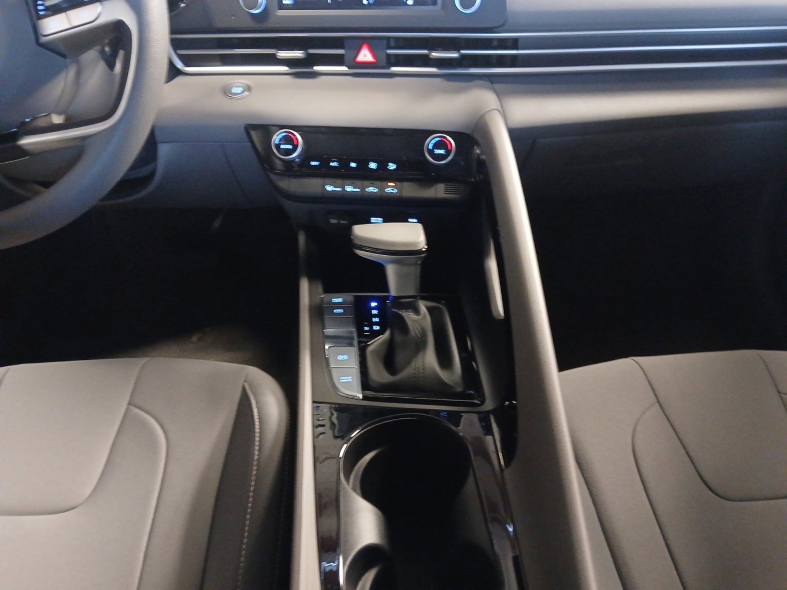 New 2025 Hyundai Elantra Blue image 11