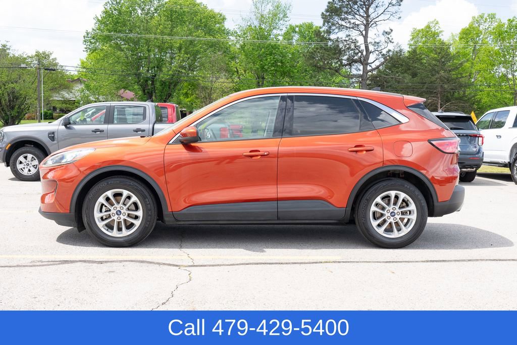 Used 2020 Ford Escape SE image 3