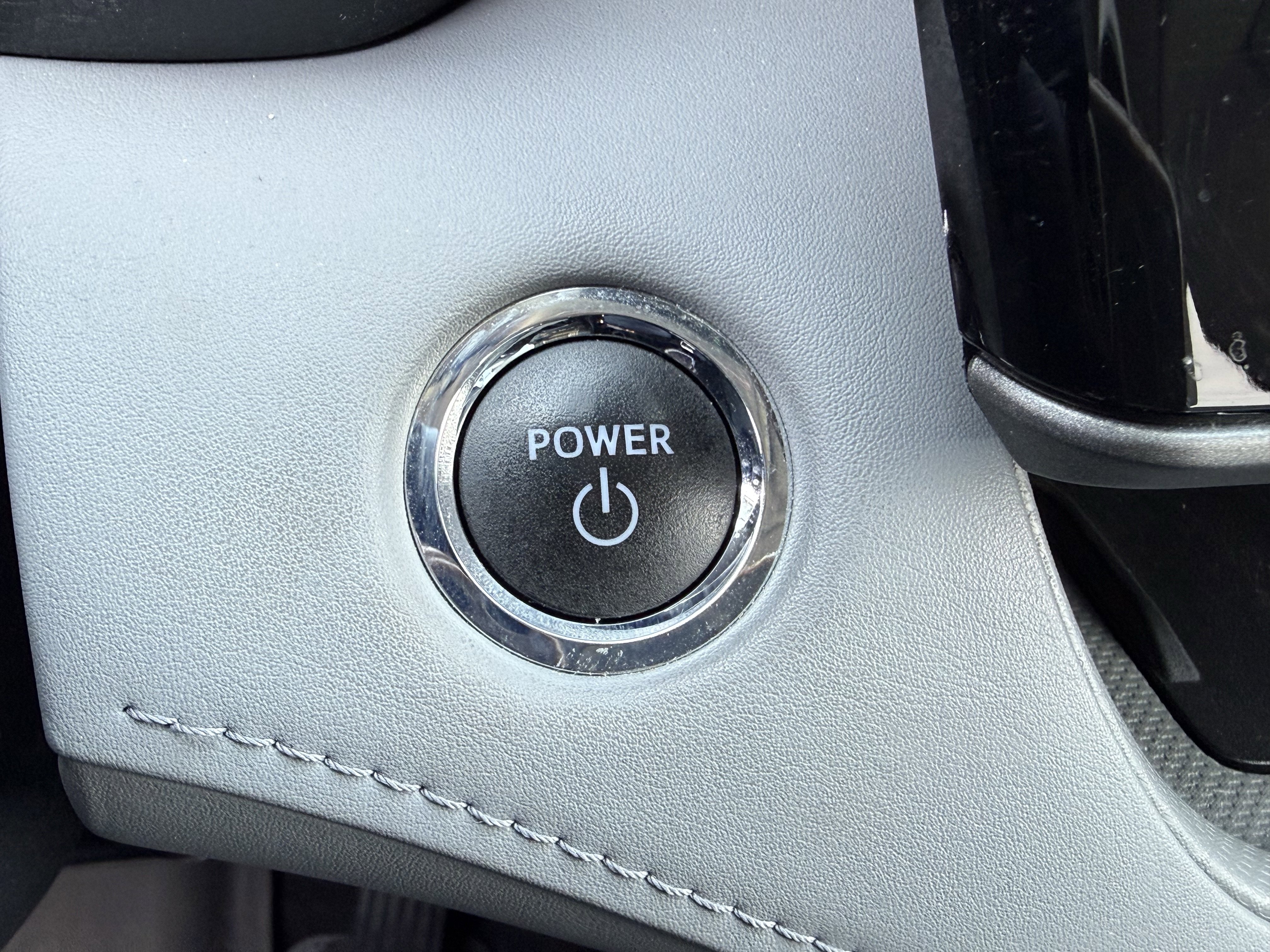 Used 2023 Toyota Highlander Limited image 31