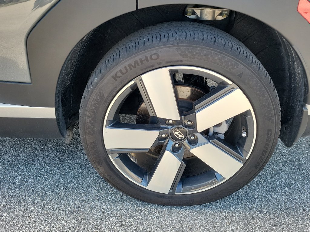 Used 2025 Hyundai Santa Fe Limited AWD/4WD image 7