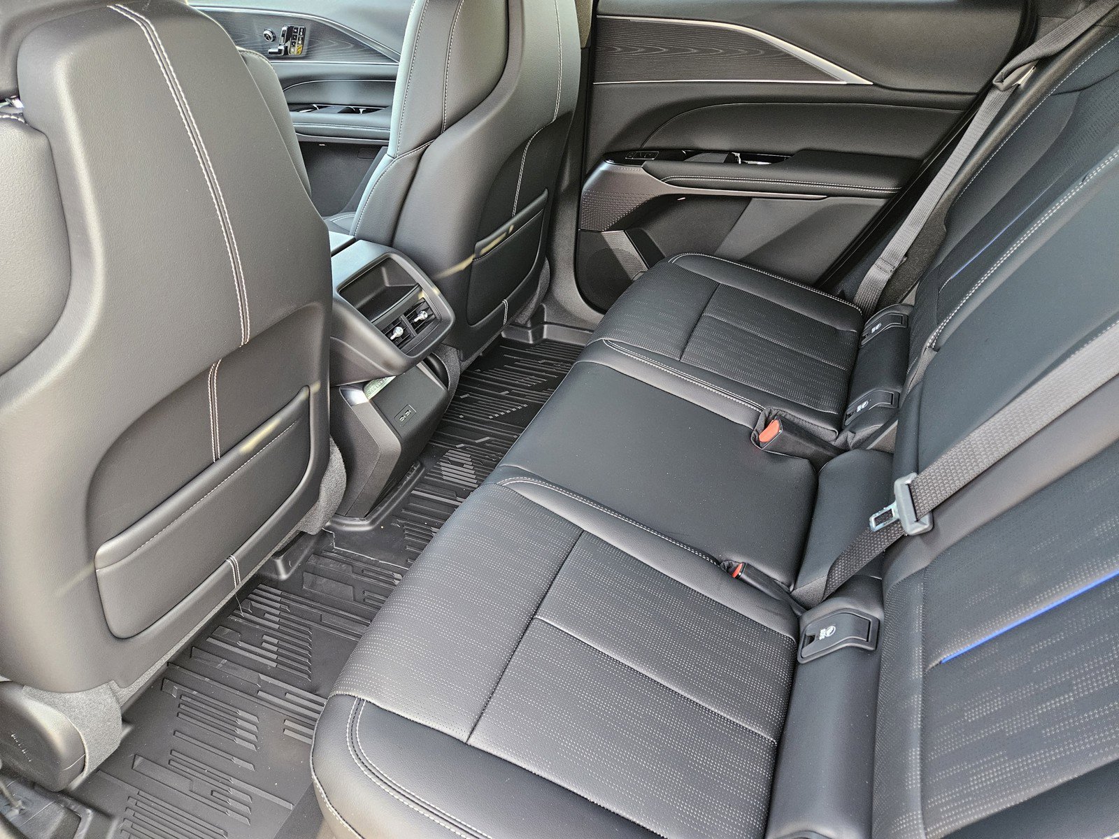 New 2026 Cadillac Lyriq Sport w/ LPO, Floor Liner Package image 20