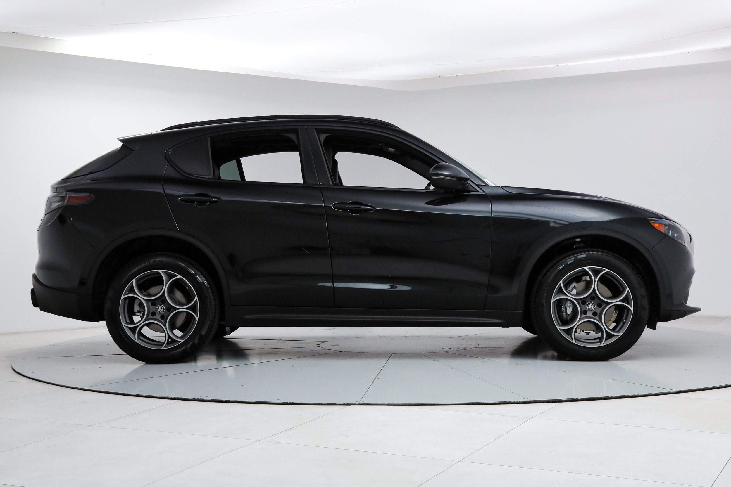 New 2026 Alfa Romeo Stelvio Sprint w/ Convenience Package AWD/4WD image 6