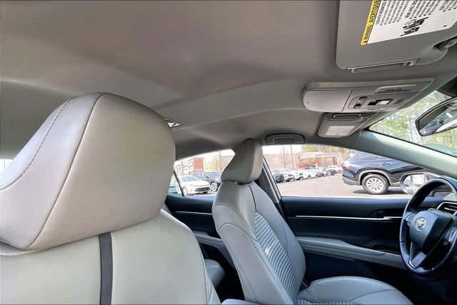 Used 2022 Toyota Camry SE FWD image 22
