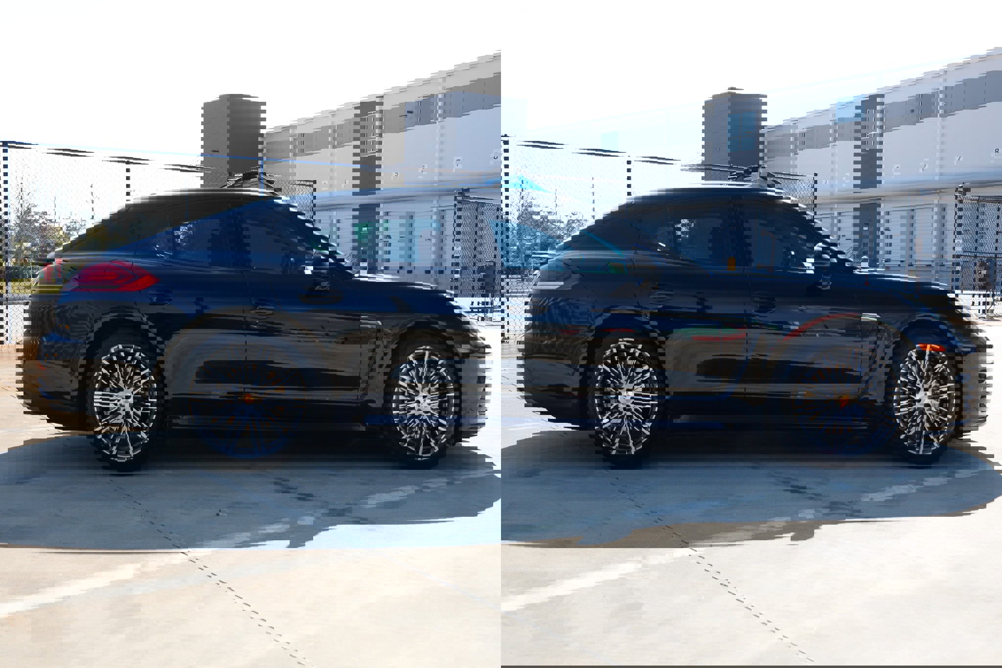 Used 2016 Porsche Panamera S image 18