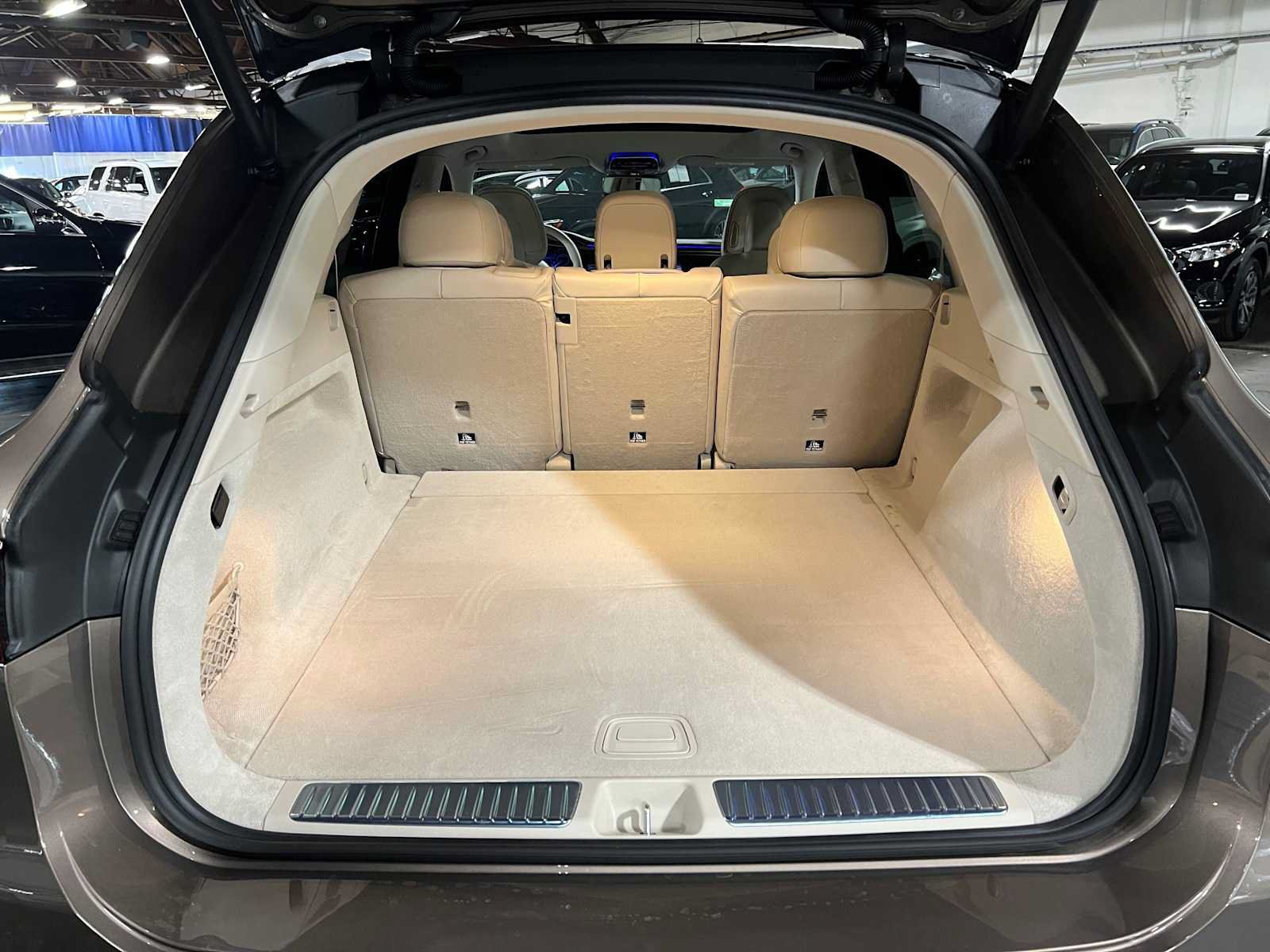 New 2026 Mercedes-Benz EQS 400 4MATIC SUV image 16