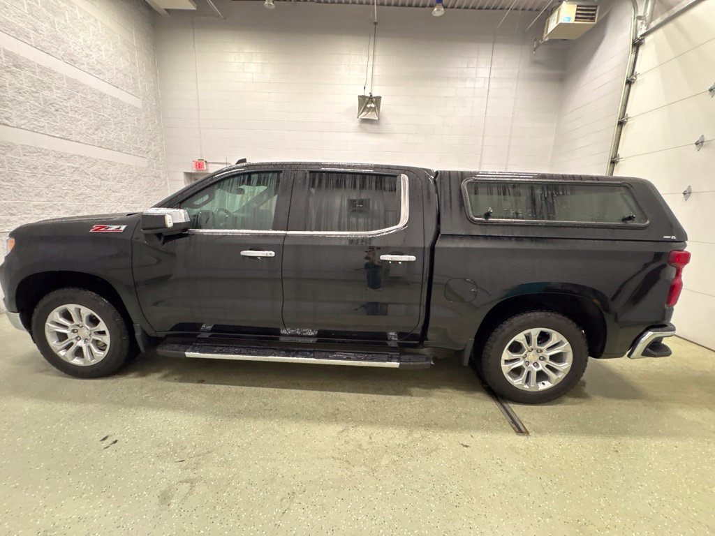 Used 2024 Chevrolet Silverado 1500 LTZ AWD/4WD image 8