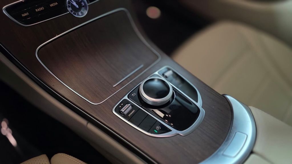 Used 2021 Mercedes-Benz C 300 4MATIC Sedan w/ Premium Package image 16