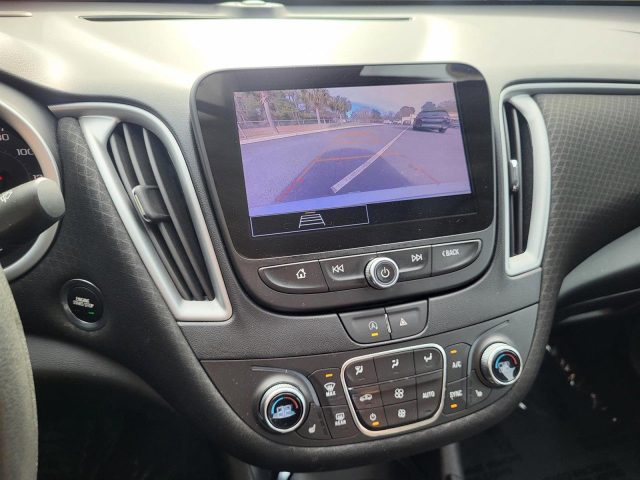 Used 2024 Chevrolet Malibu LT image 18