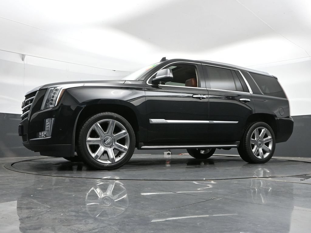 Used 2018 Cadillac Escalade Premium Luxury AWD/4WD image 45