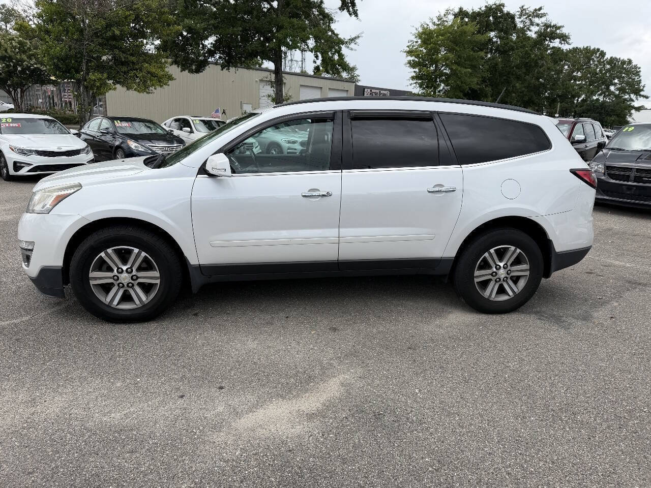 Used 2016 Chevrolet Traverse LT FWD image 7