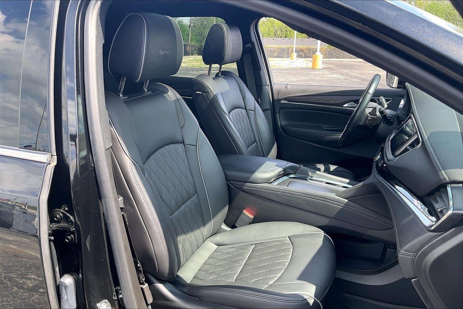 Used 2023 Buick Enclave Avenir w/ Avenir Technology Package AWD/4WD image 7