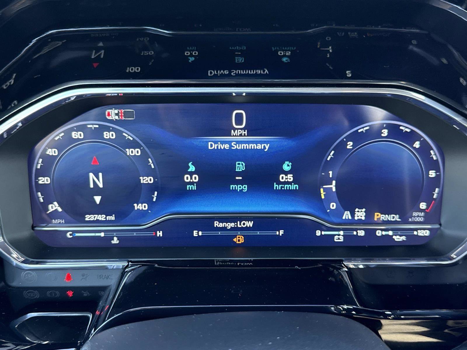 Used 2024 Chevrolet Silverado 1500 LT image 10