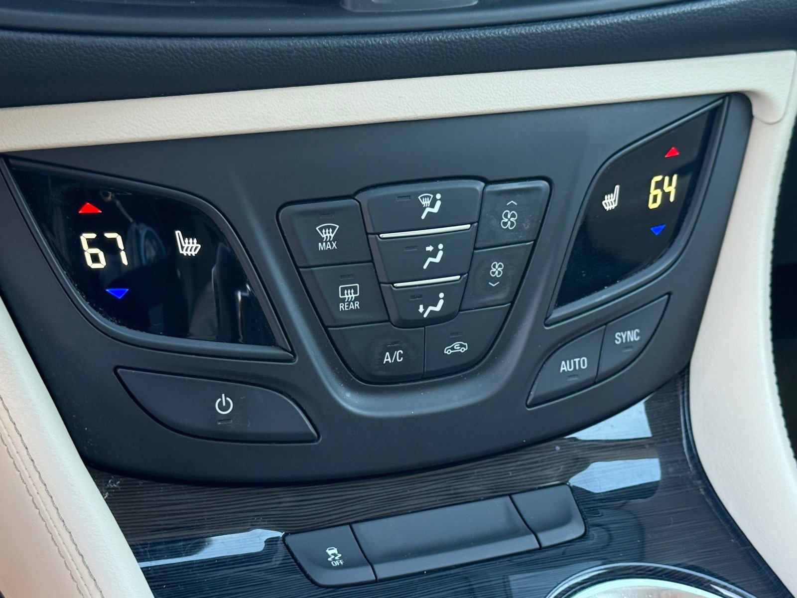 Used 2018 Buick Envision Essence image 20