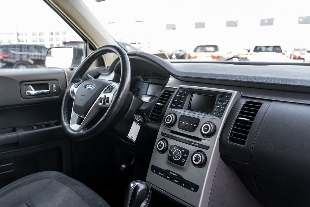 Used 2017 Ford Flex SE FWD image 11