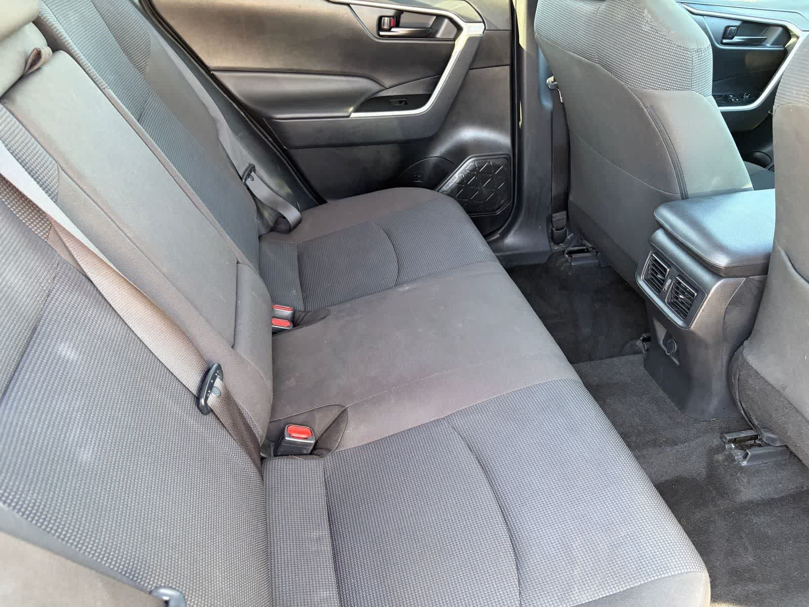 Used 2022 Toyota RAV4 LE FWD image 11