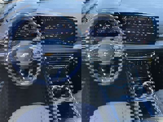 Used 2025 Chevrolet Traverse LT image 9