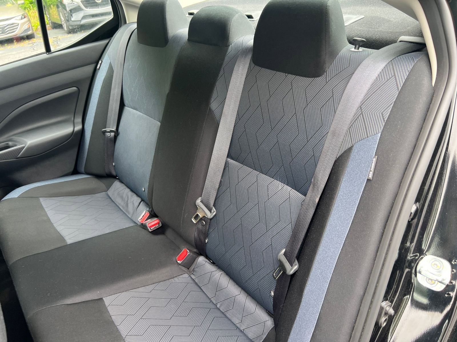 Used 2025 Nissan Versa SV FWD image 33