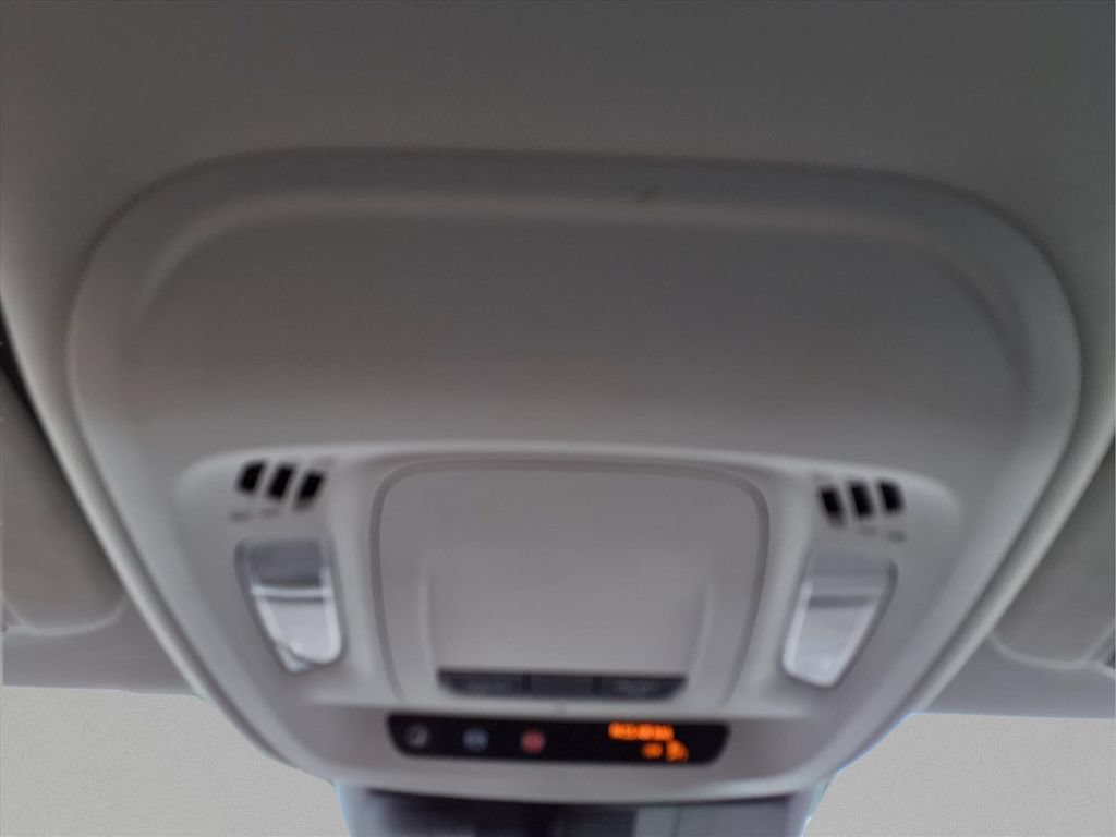 Certified 2025 Buick Envision Preferred AWD/4WD image 28