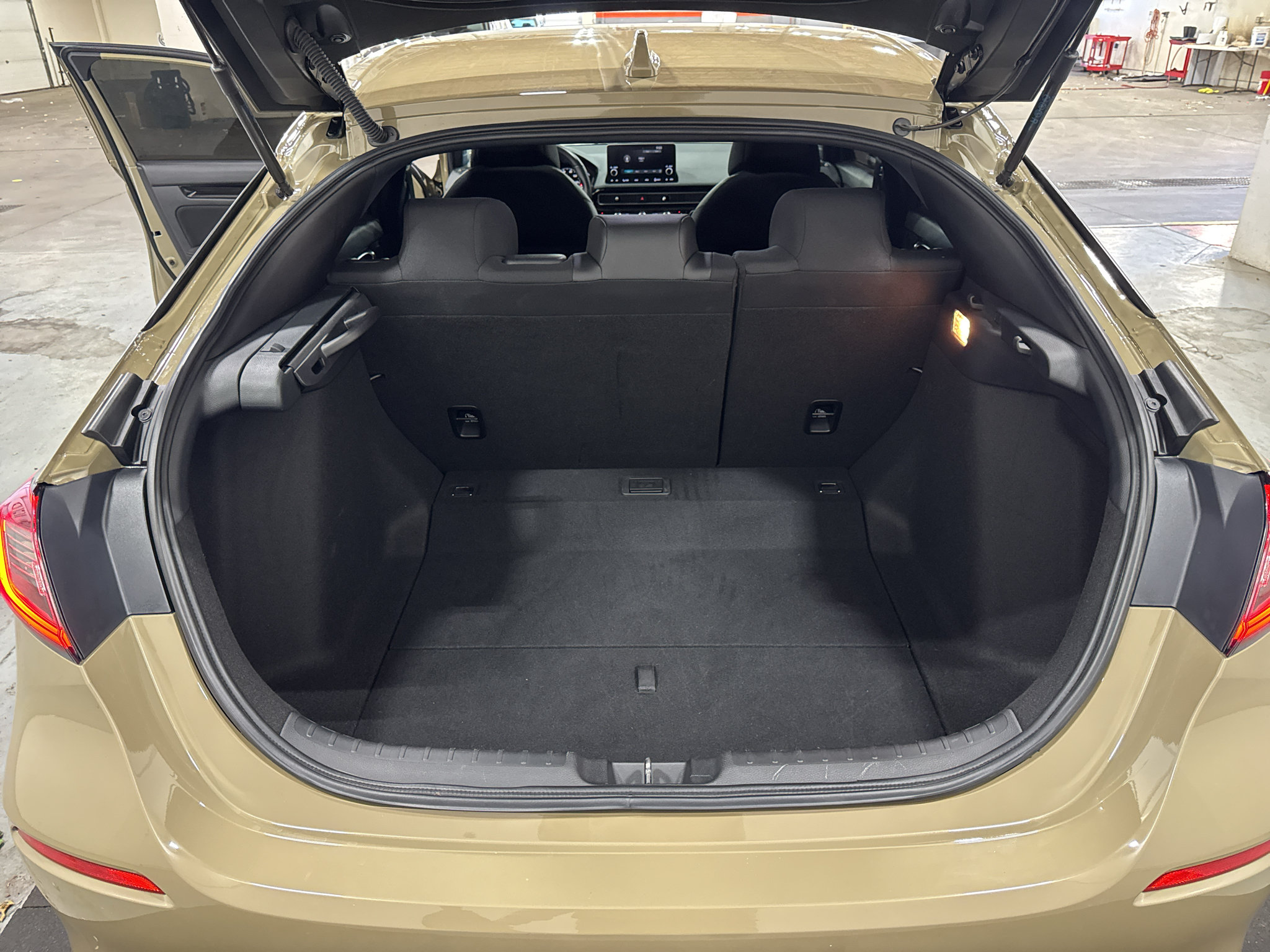Used 2025 Honda Civic Sport image 29