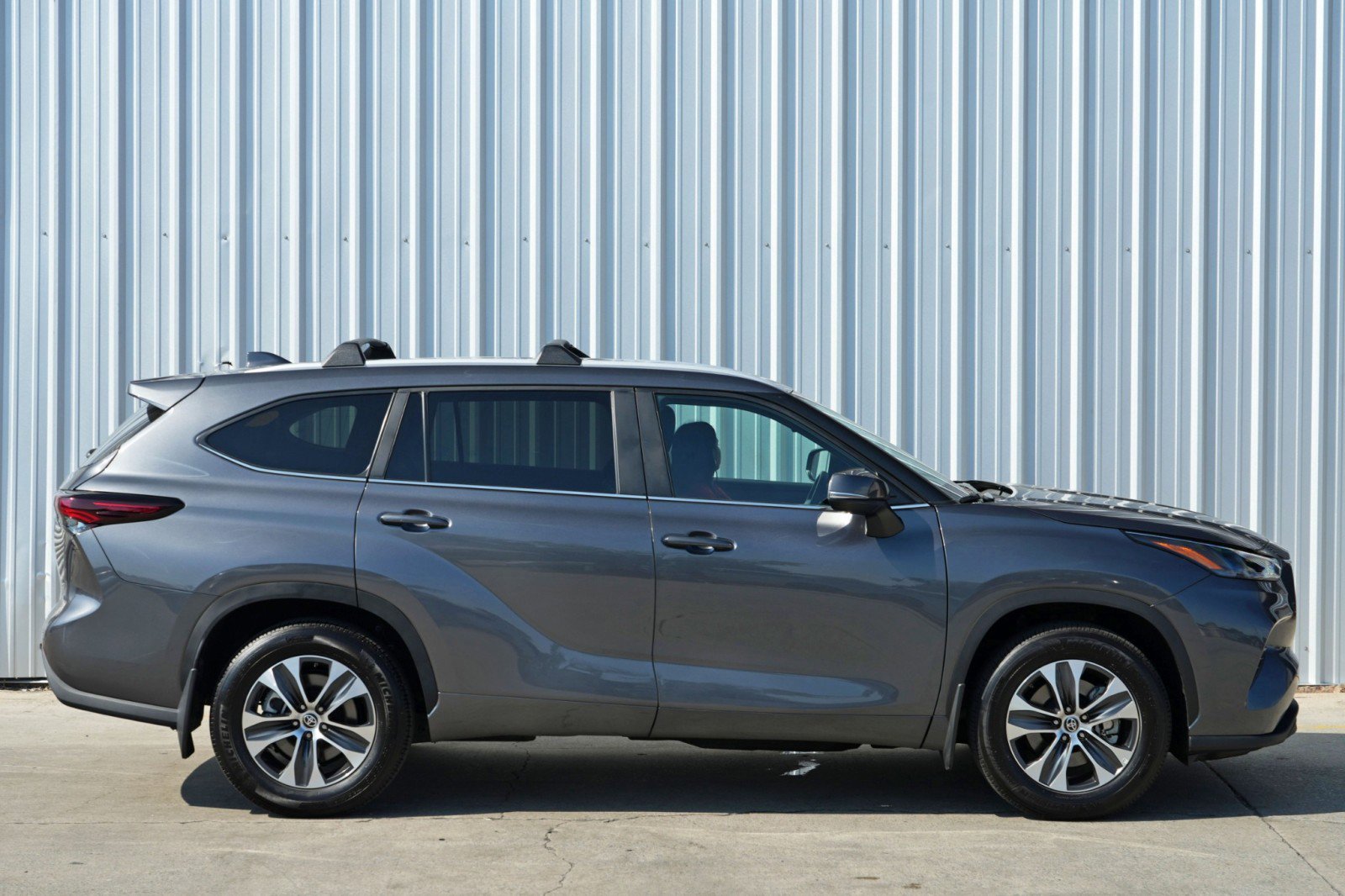 Used 2024 Toyota Highlander XLE image 53